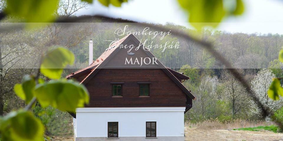 Somhegyi Oereg Harsfak Major Vendeghaz * Bakonybél