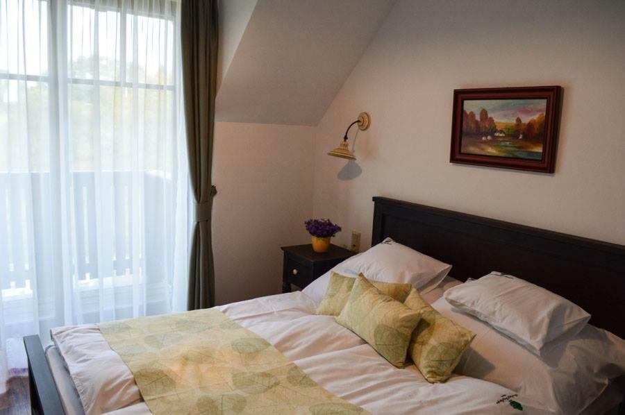 Somhegyi Oereg Harsfak Major Vendeghaz B&B Bakonybél